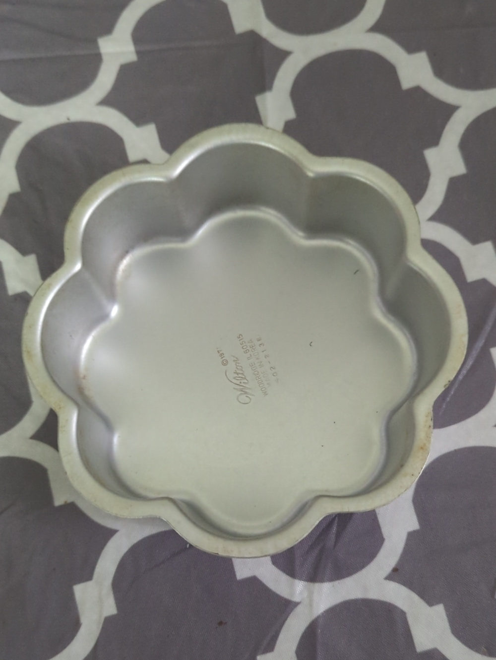 Wilton Silver Flower Cake Mold Pan
